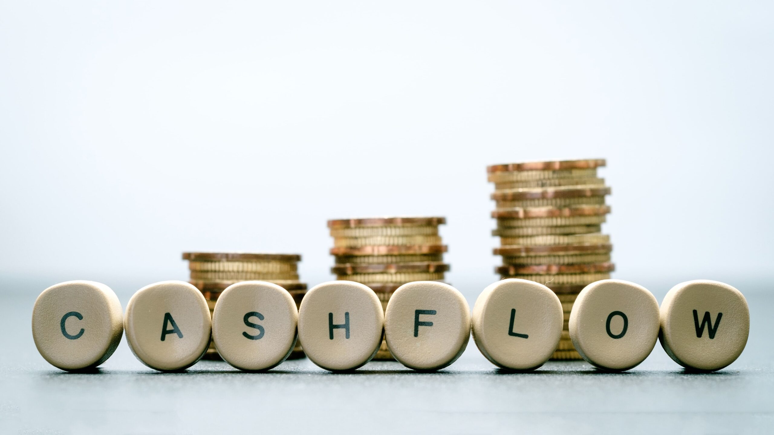 Expert Tips To Instantly Improve Your Business's Cash Flow Management